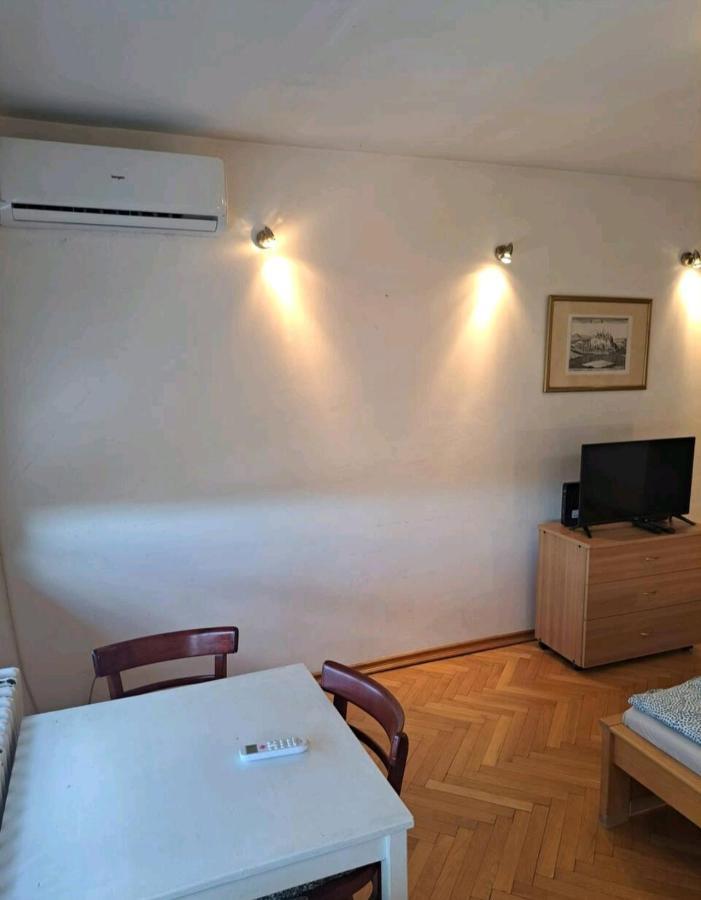 Apartman Milica 2023 Belgrado Buitenkant foto